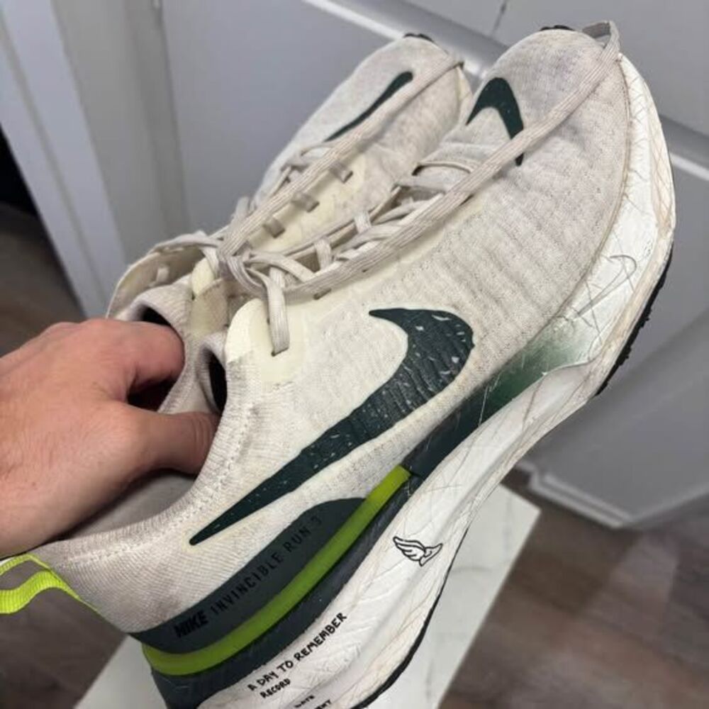 Nike Invincible Run 3 White Green Knit Mens Size 11.5 Running Shoes